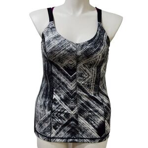 LULULEMON - black and white geometric athletic top women size 10 (medium)